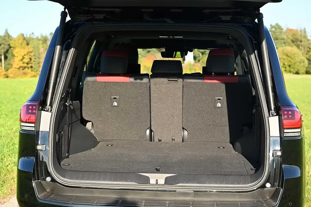 Toyota Land Cruiser - Thumbnail 11