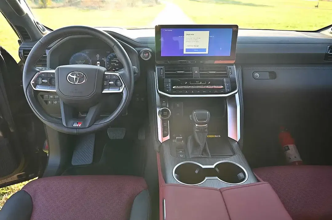 Toyota Land Cruiser - Thumbnail 12