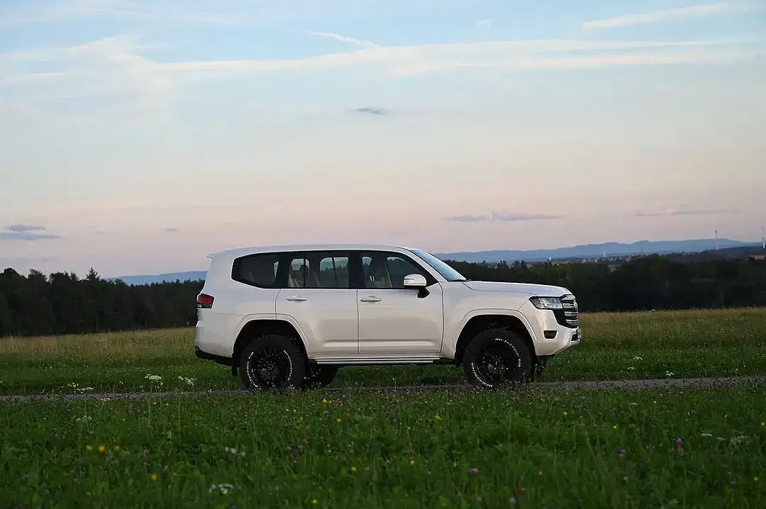 Toyota Land Cruiser - Thumbnail 15