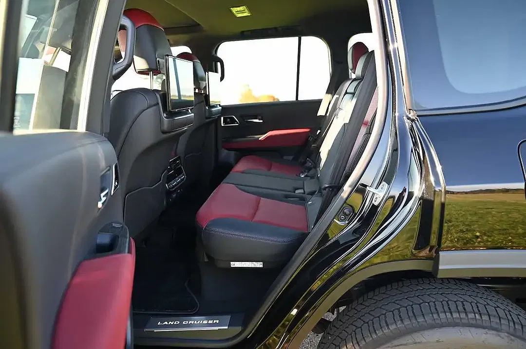 Toyota Land Cruiser - Thumbnail 8