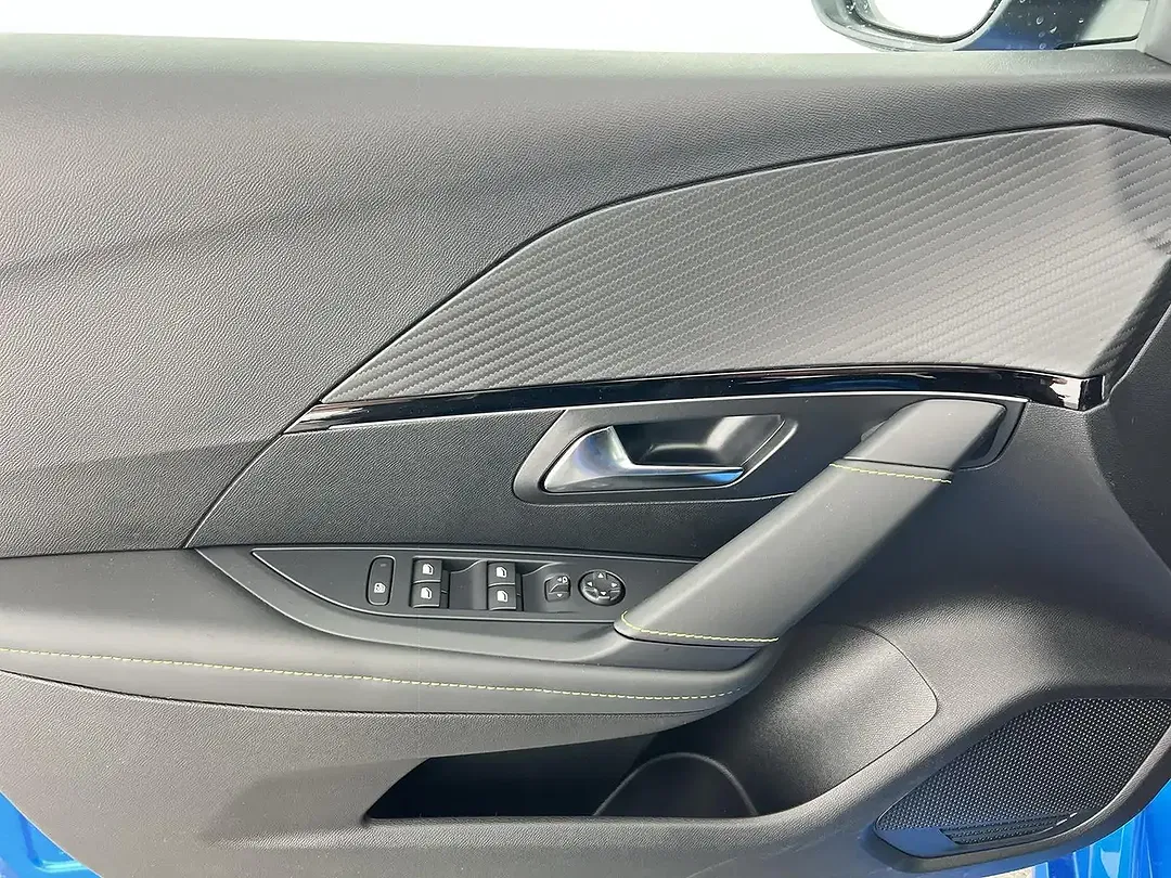 Peugeot e-208 - Thumbnail 11