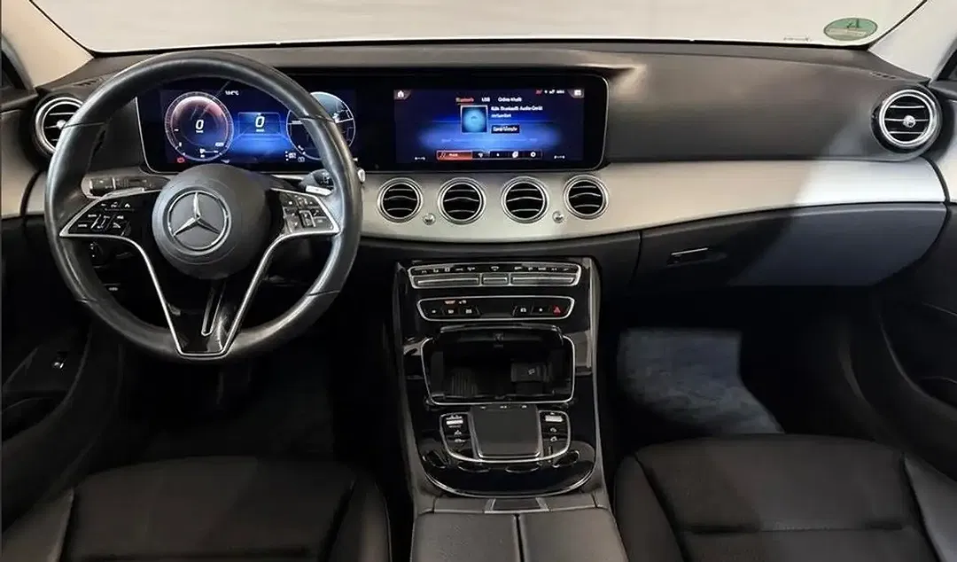 Mercedes-Benz E 300 - Thumbnail 11