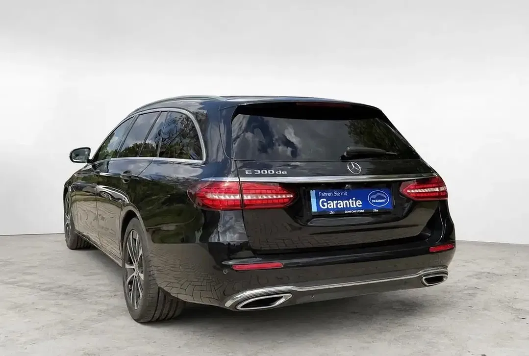 Mercedes-Benz E 300 - Thumbnail 3