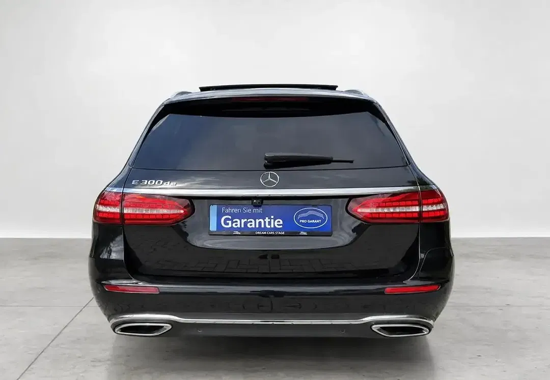 Mercedes-Benz E 300 - Thumbnail 4