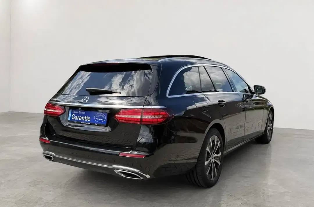 Mercedes-Benz E 300 - Thumbnail 5