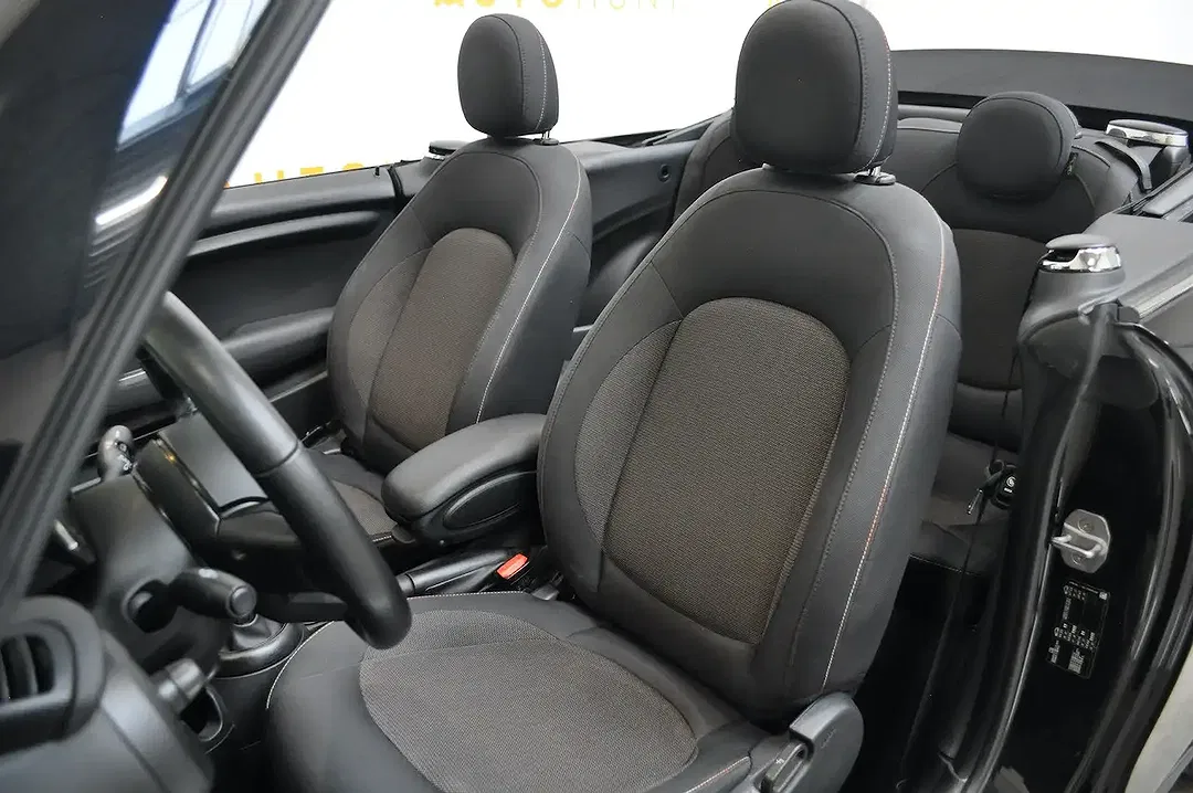 MINI Cooper Cabrio - Thumbnail 13
