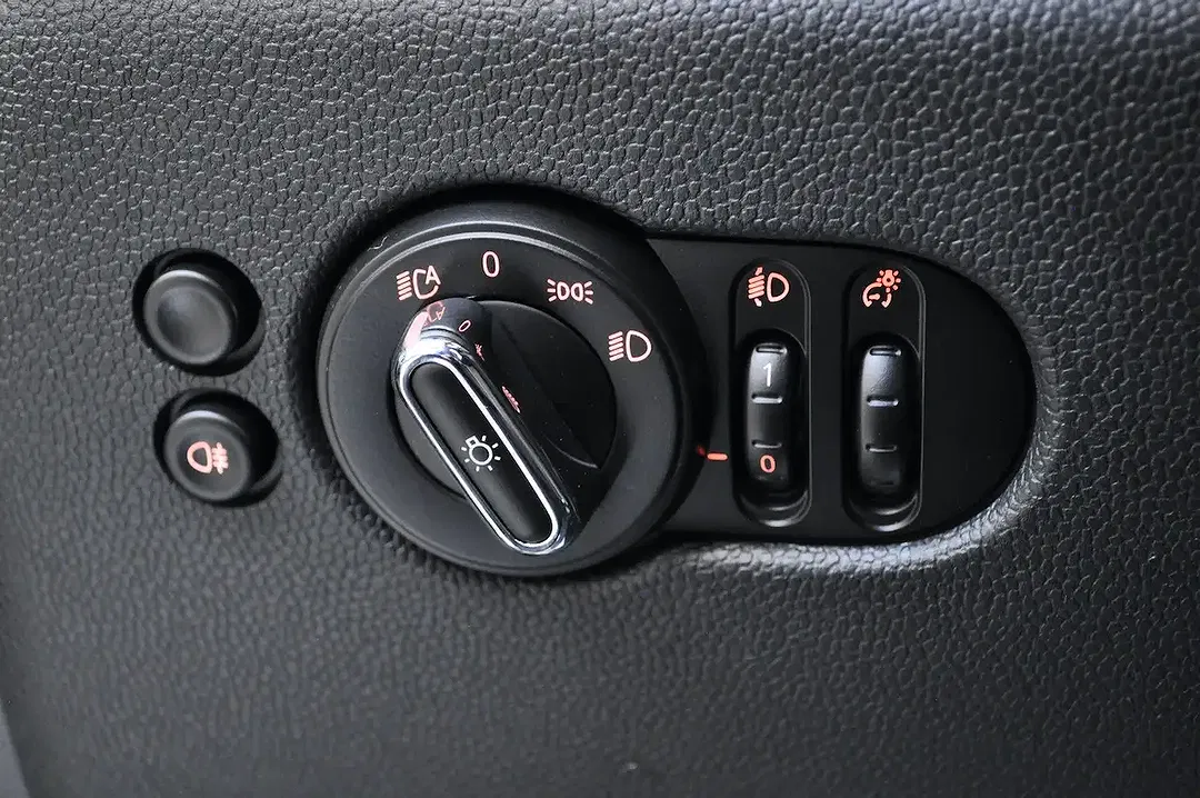 MINI Cooper Cabrio - Thumbnail 28