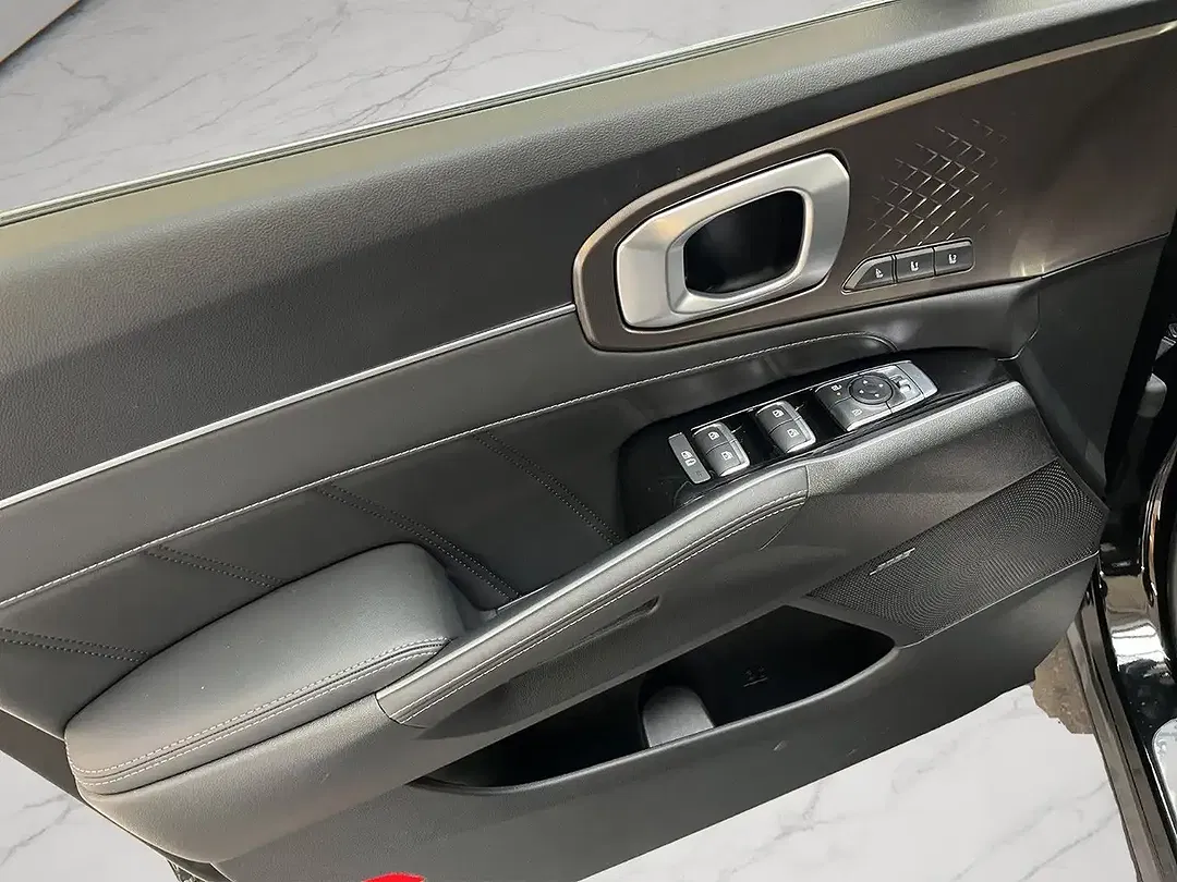 Kia Sorento - Thumbnail 15