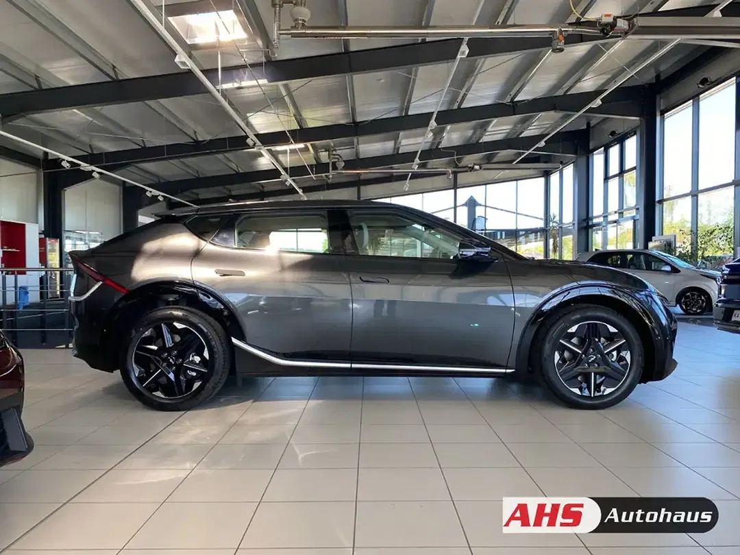 Kia EV6 - Thumbnail 3