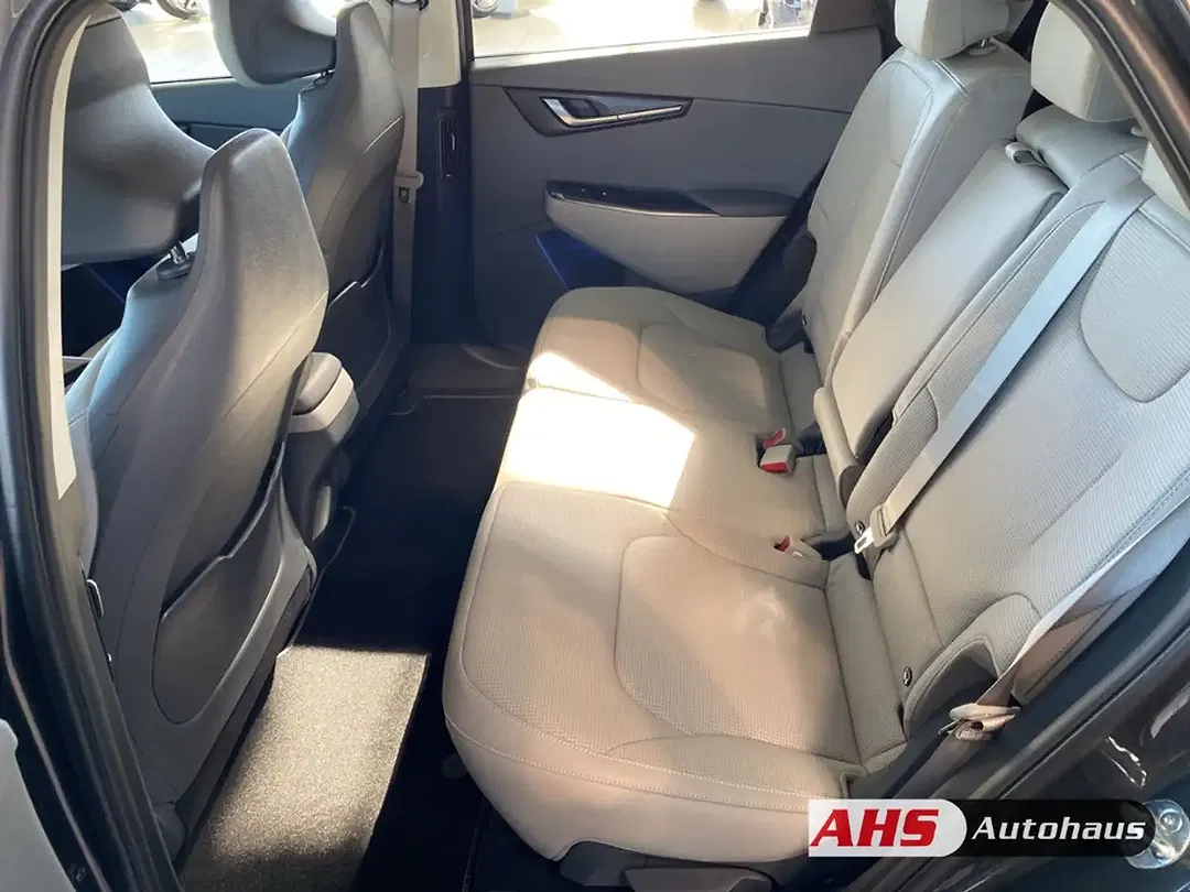 Kia EV6 - Thumbnail 9
