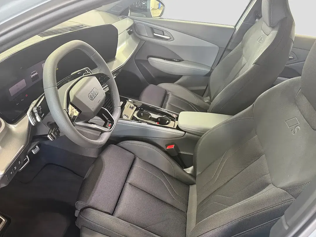 Audi Q3 - Thumbnail 9