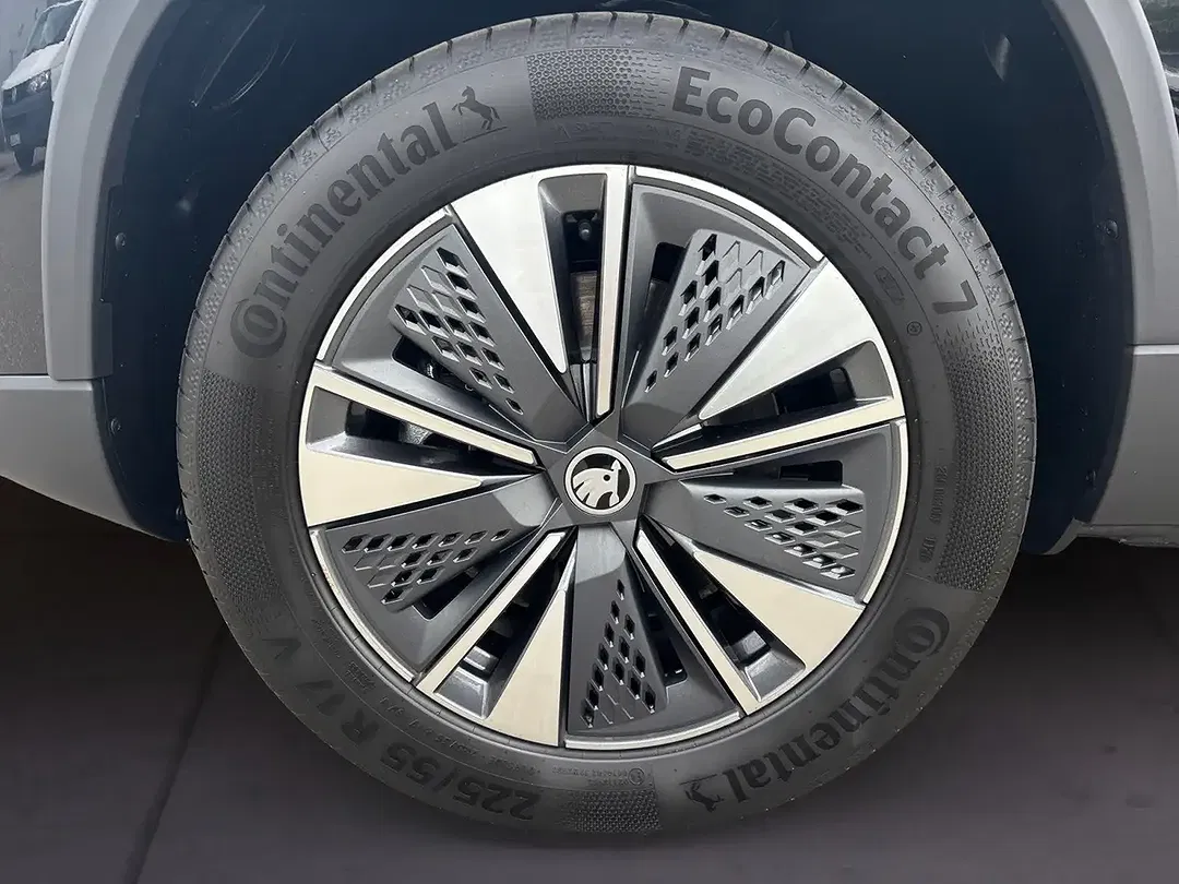 Skoda Karoq - Thumbnail 6