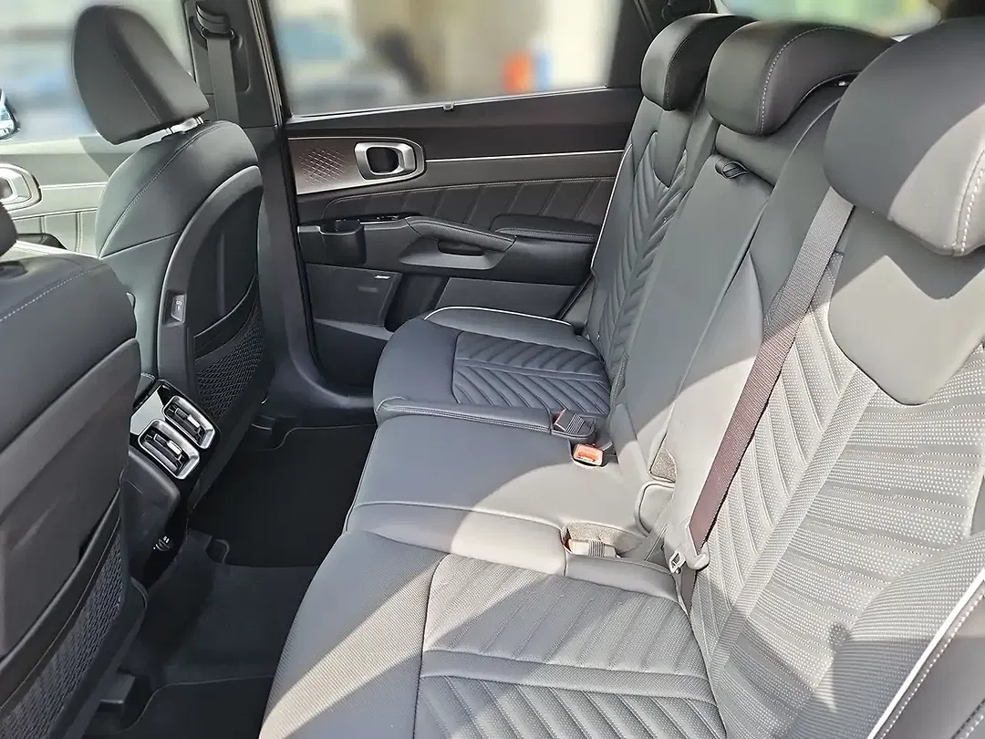 Kia Sorento - Thumbnail 8