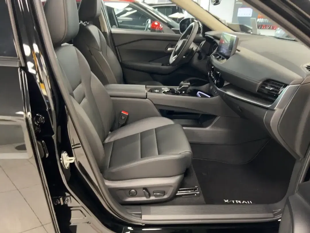 Nissan X-Trail - Thumbnail 10