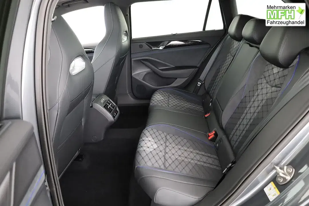 Volkswagen Passat Variant - Thumbnail 11