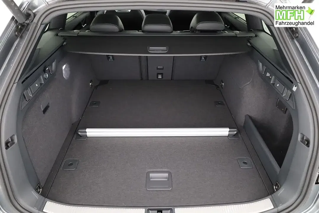 Volkswagen Passat Variant - Thumbnail 12