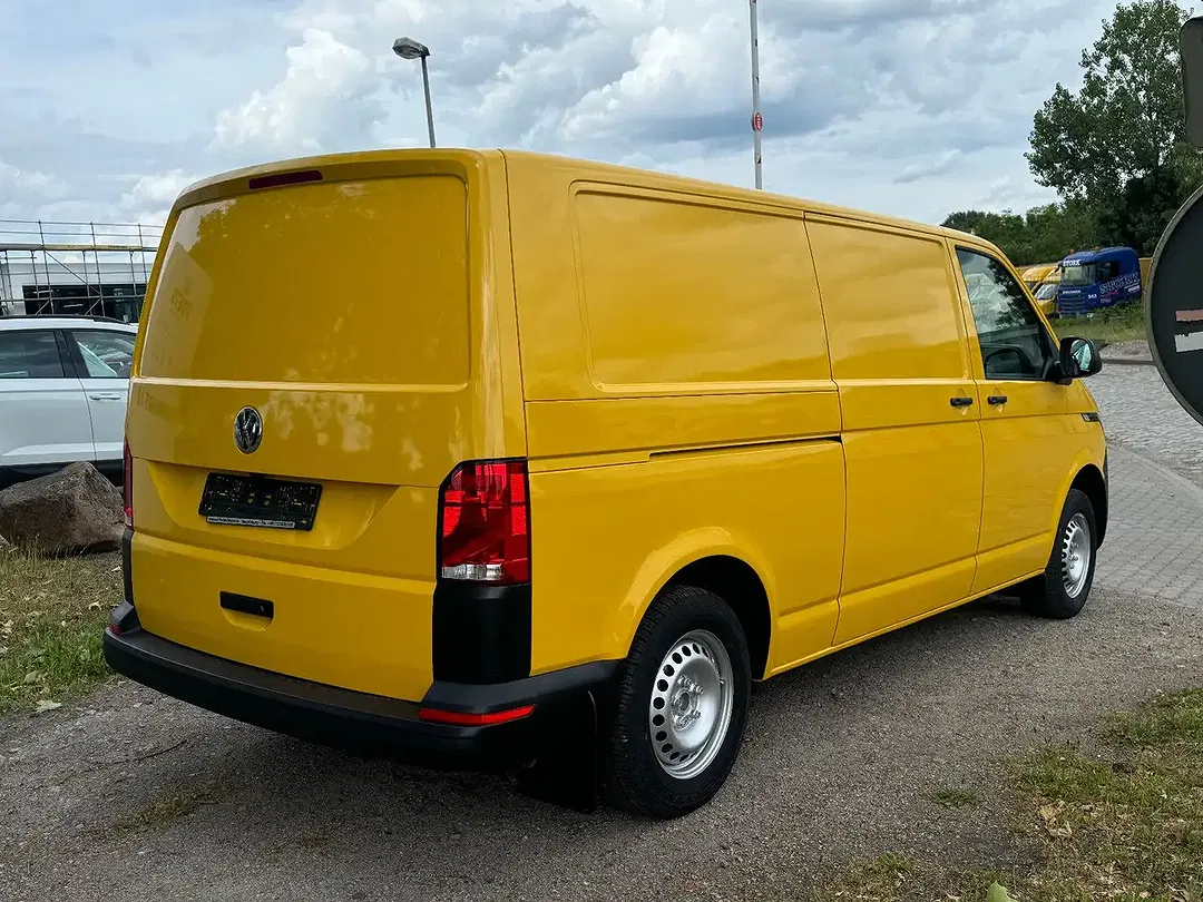 Volkswagen Transporter - Thumbnail 3