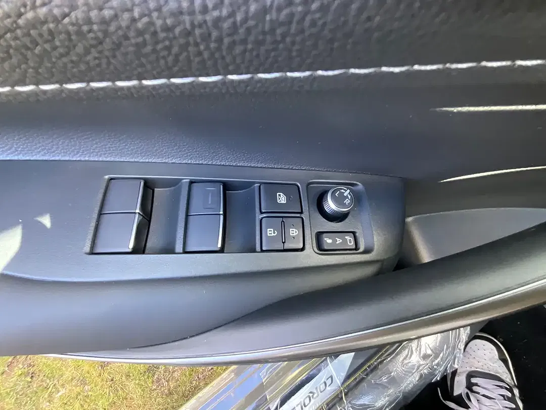 Toyota Corolla - Thumbnail 14