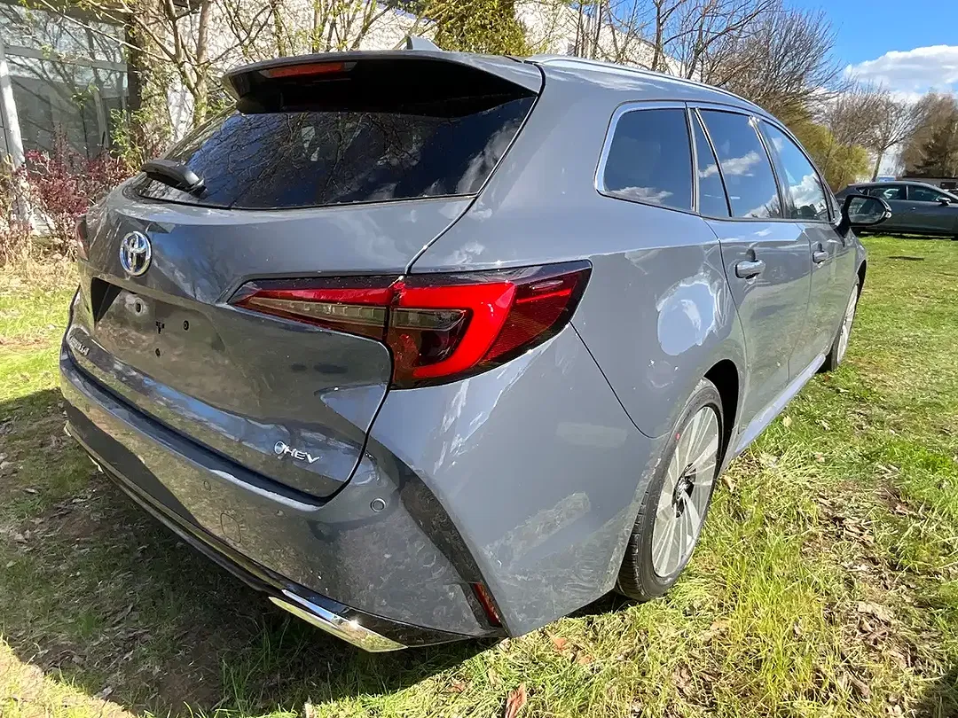 Toyota Corolla - Thumbnail 4