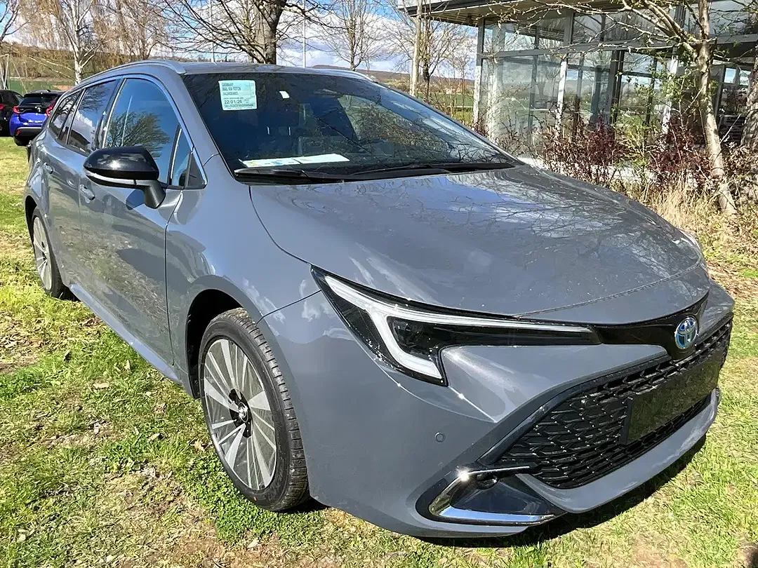 Toyota Corolla - Thumbnail 5