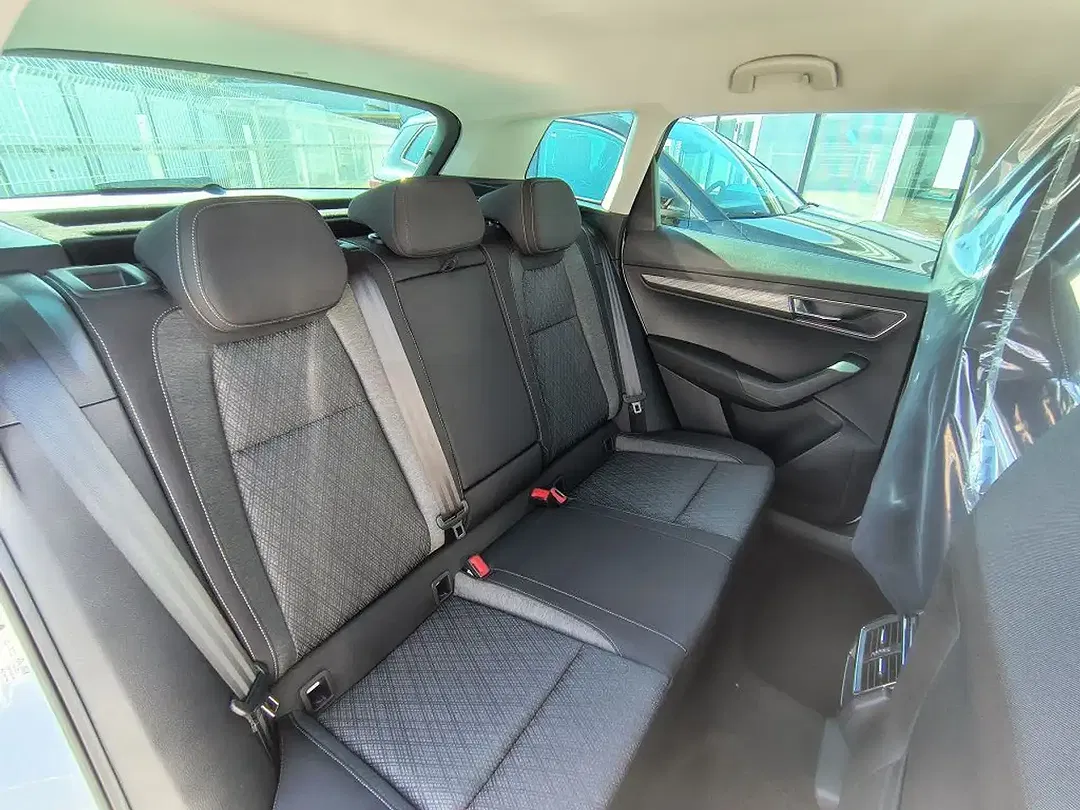 Skoda Karoq - Thumbnail 11