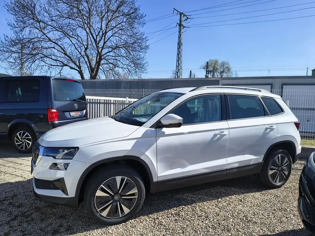 Skoda Karoq - Thumbnail 3