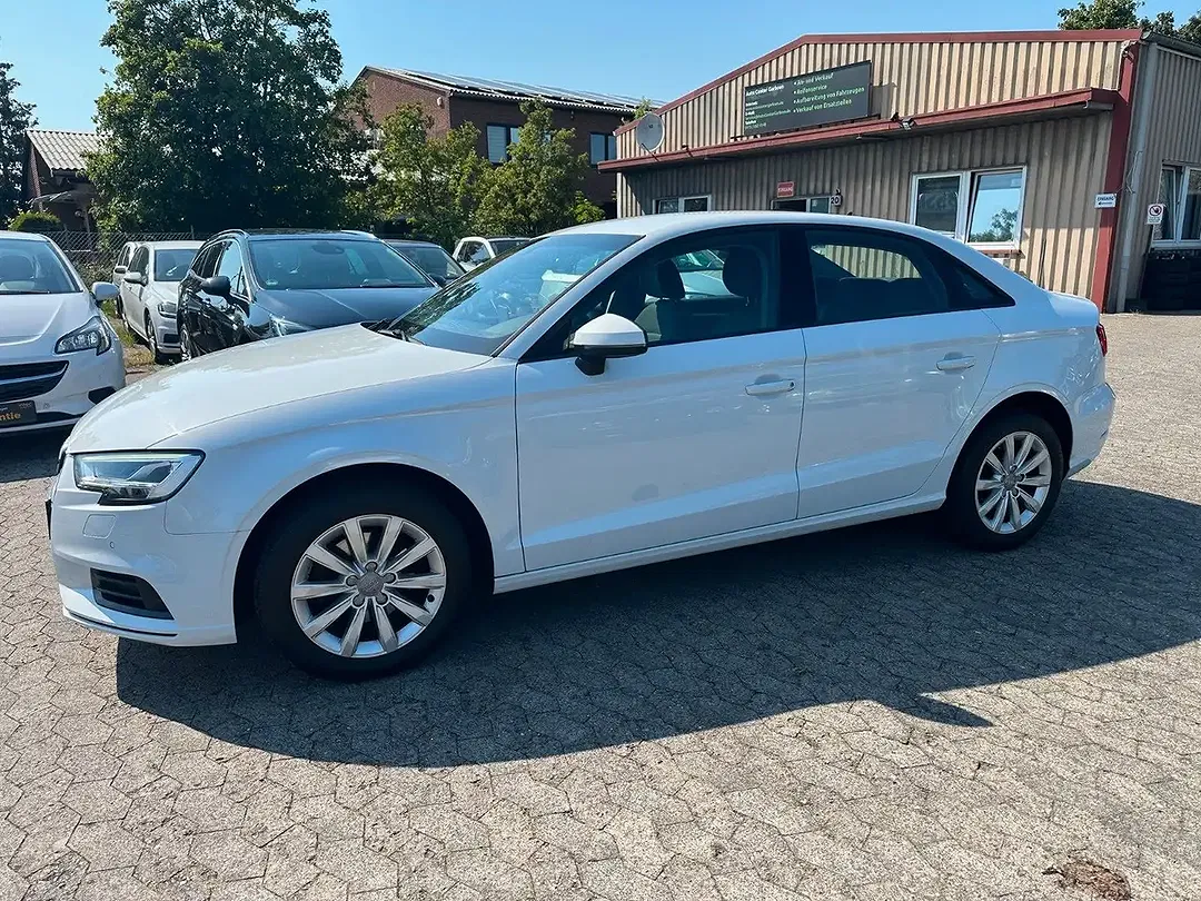 Audi A3 - Thumbnail 2