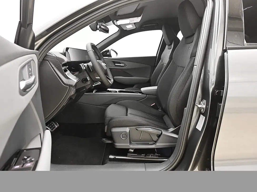 Audi Q3 - Thumbnail 10