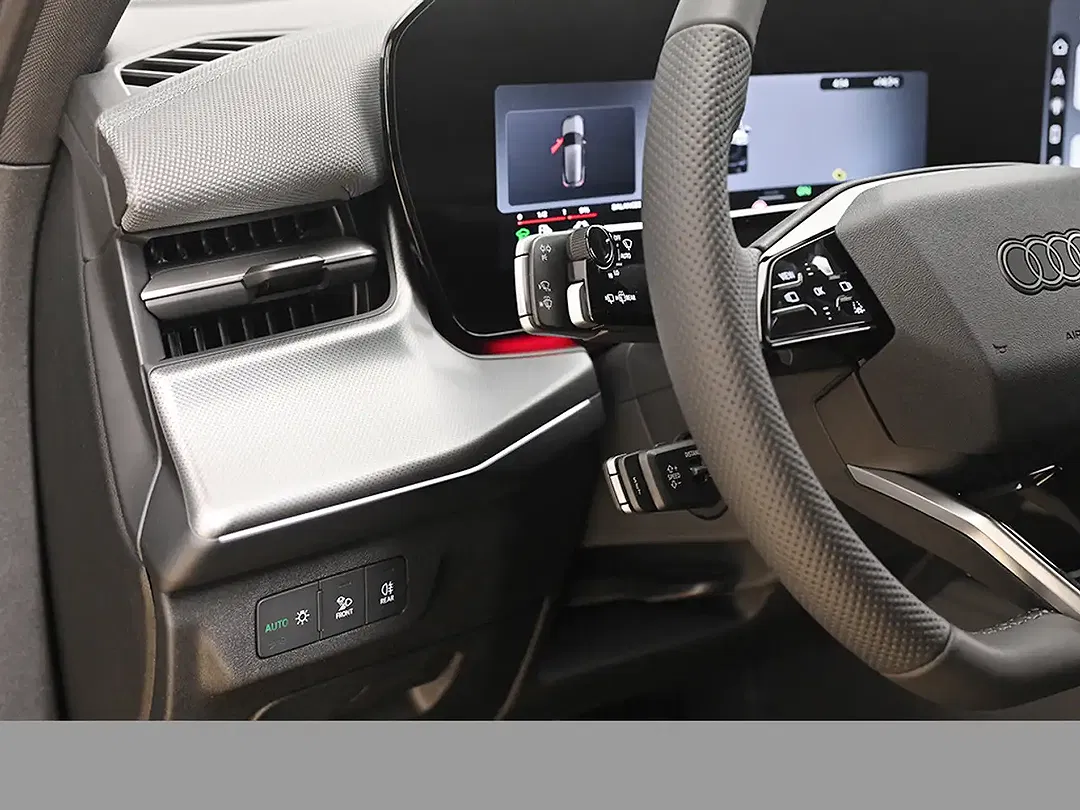 Audi Q3 - Thumbnail 11