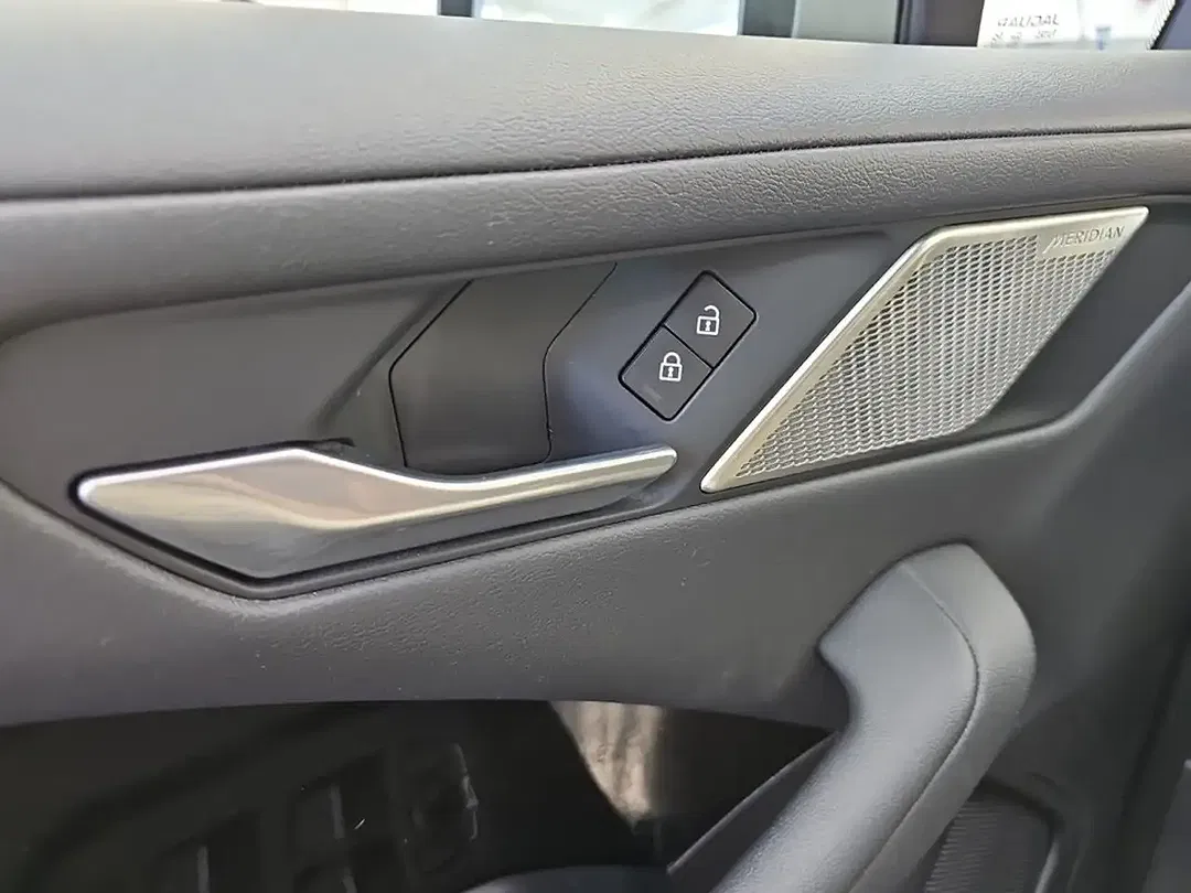 Jaguar I-Pace - Thumbnail 19