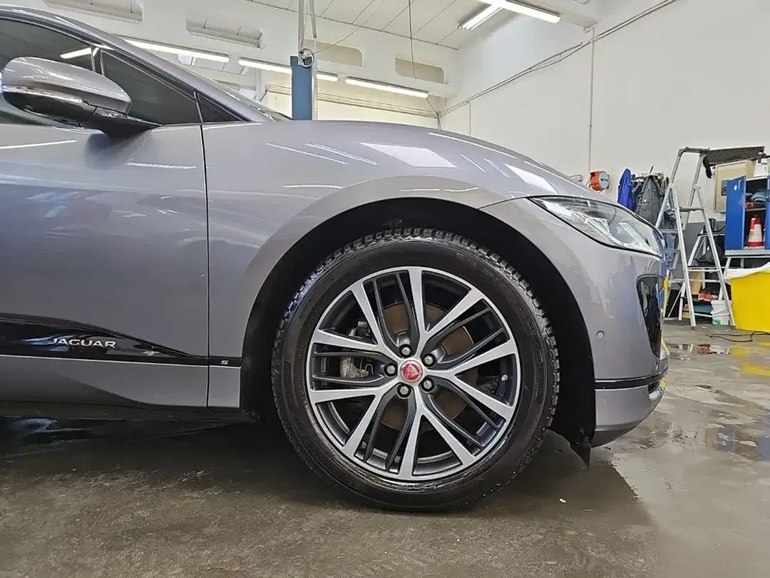 Jaguar I-Pace - Thumbnail 8