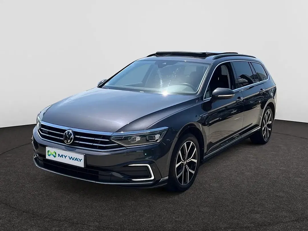 Volkswagen Passat Variant - Thumbnail 1