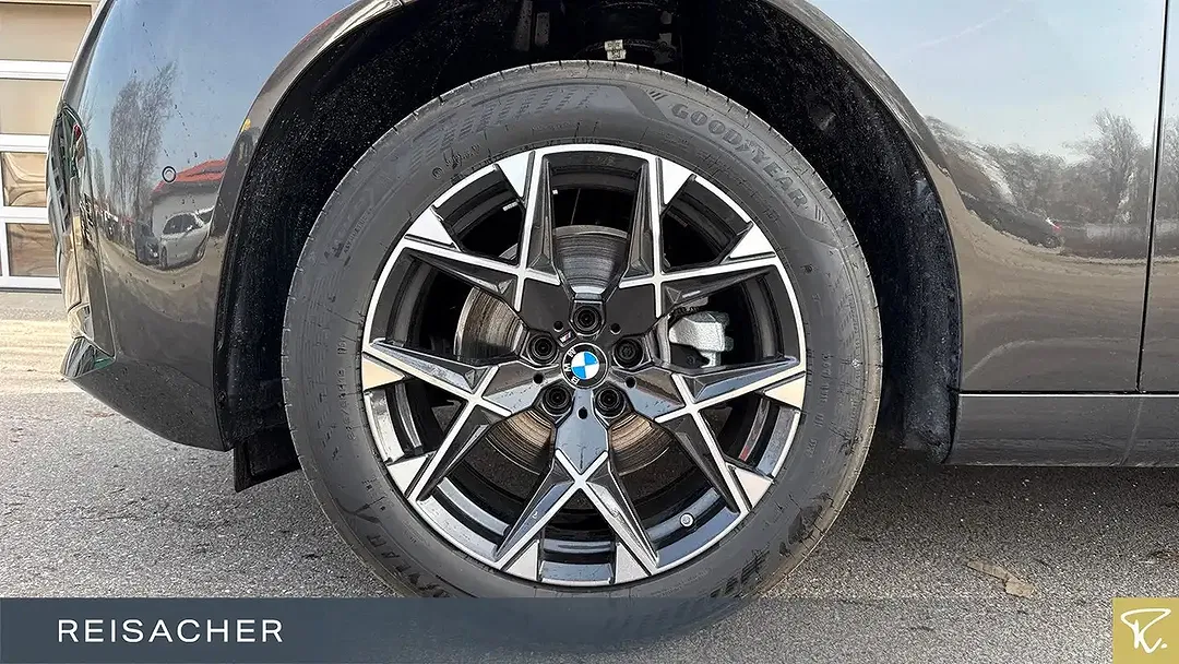 BMW X3 - Thumbnail 3