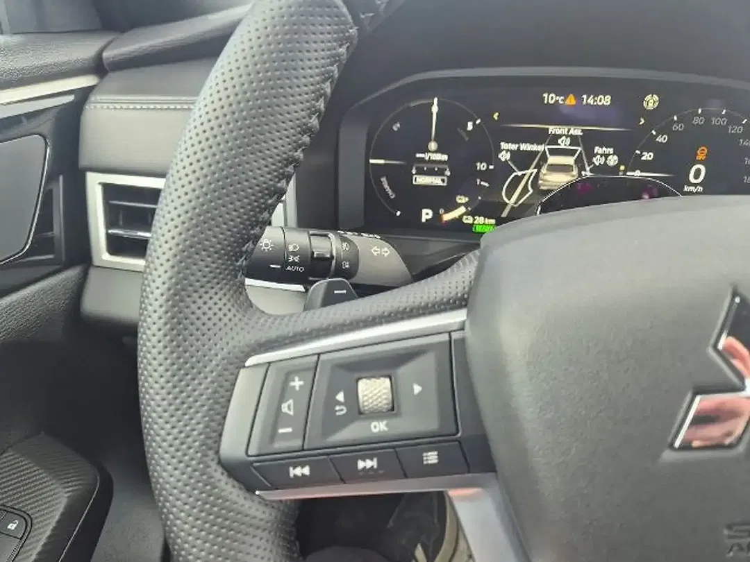 Mitsubishi Outlander - Thumbnail 18