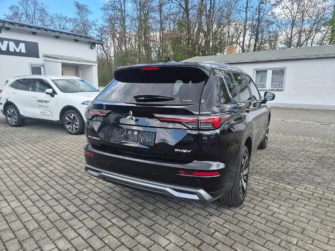 Mitsubishi Outlander - Thumbnail 6