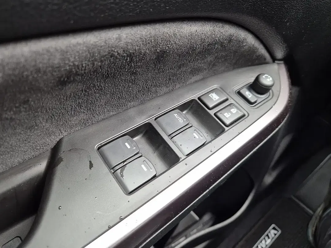 Suzuki Vitara - Thumbnail 13