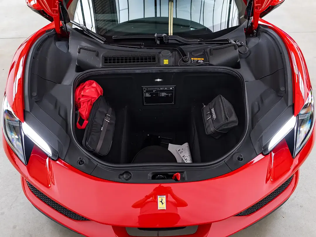 Ferrari 296 GTB - Thumbnail 10