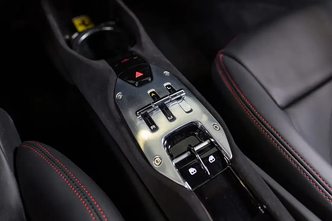 Ferrari 296 GTB - Thumbnail 46
