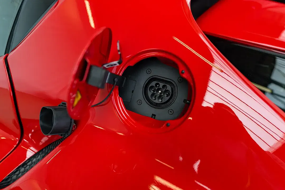 Ferrari 296 GTB - Thumbnail 5