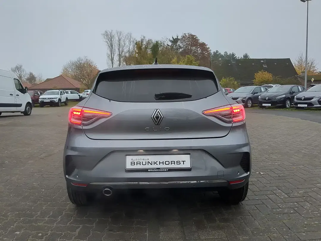 Renault Clio - Thumbnail 2