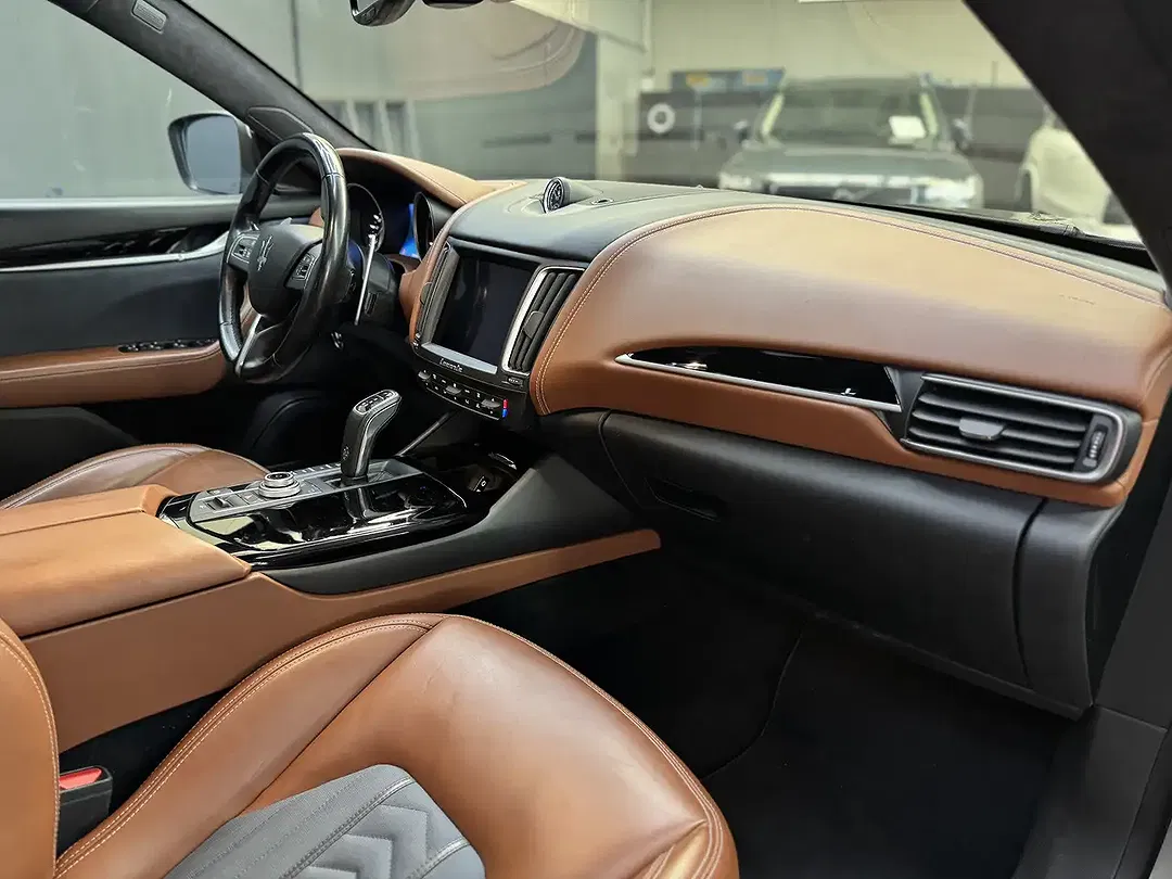 Maserati Levante - Thumbnail 12