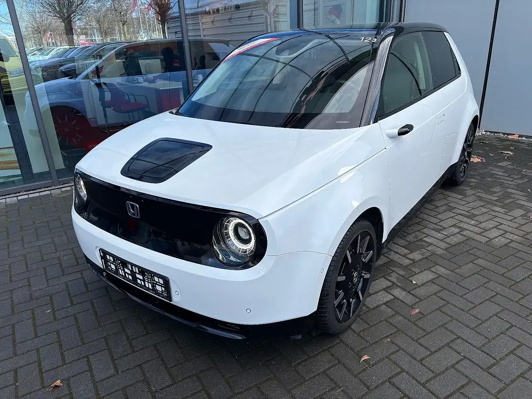 Honda e - Thumbnail 2