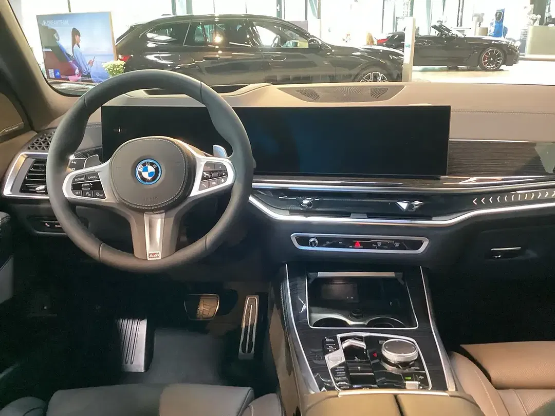 BMW X5 - Thumbnail 10