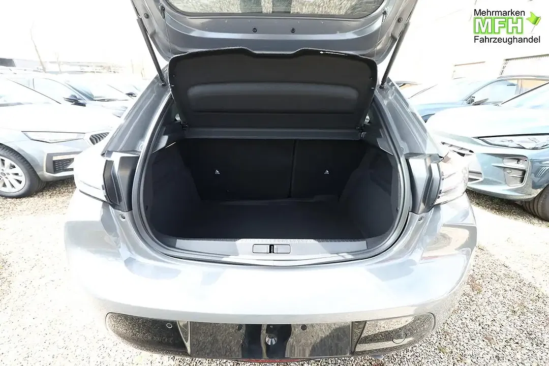 Peugeot 208 - Thumbnail 10