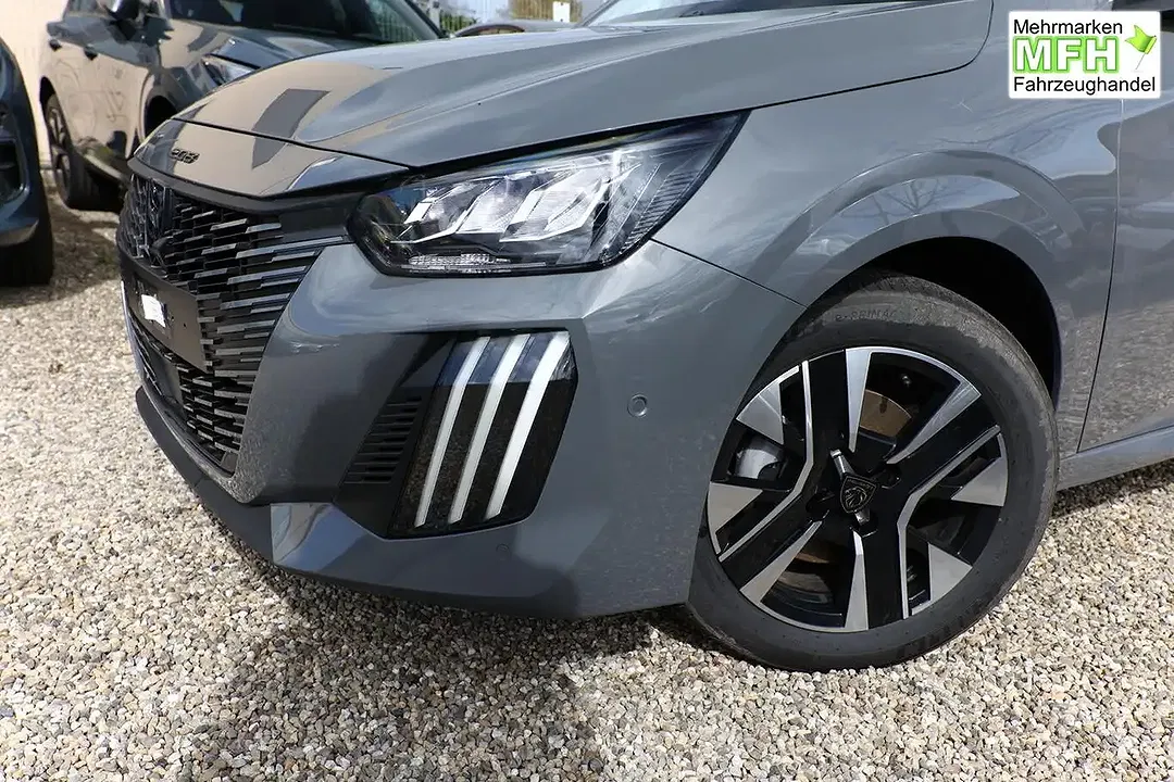 Peugeot 208 - Thumbnail 4