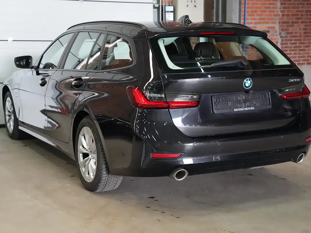 BMW 320 - Thumbnail 5