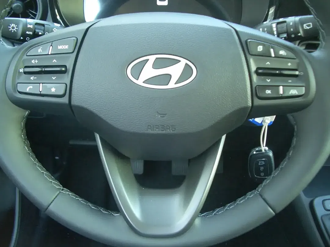 Hyundai i10 - Thumbnail 11