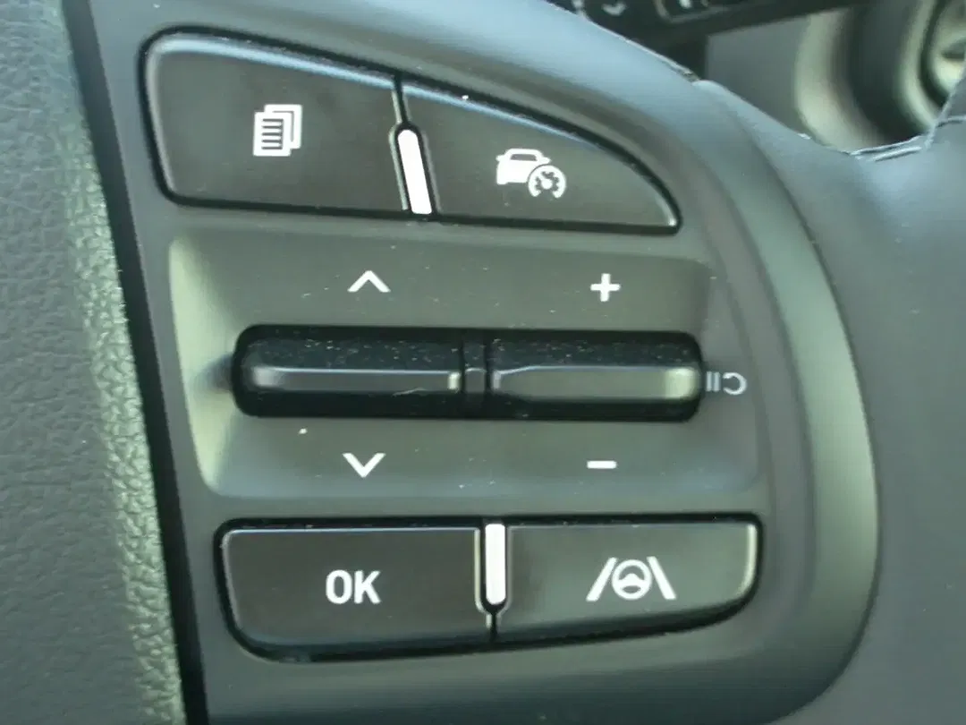 Hyundai i10 - Thumbnail 13