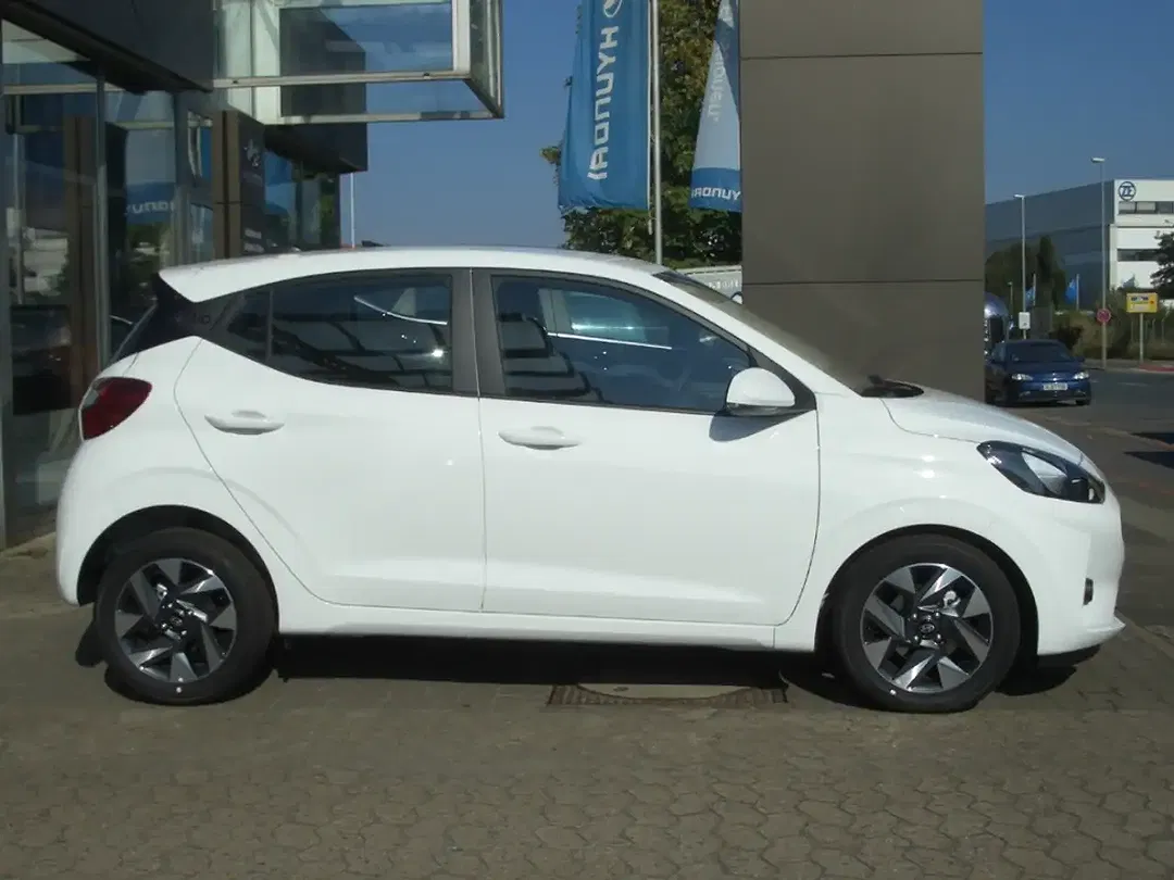 Hyundai i10 - Thumbnail 3