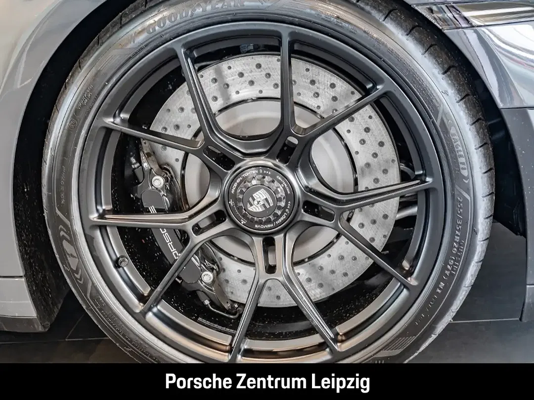 Porsche 992 - Thumbnail 10